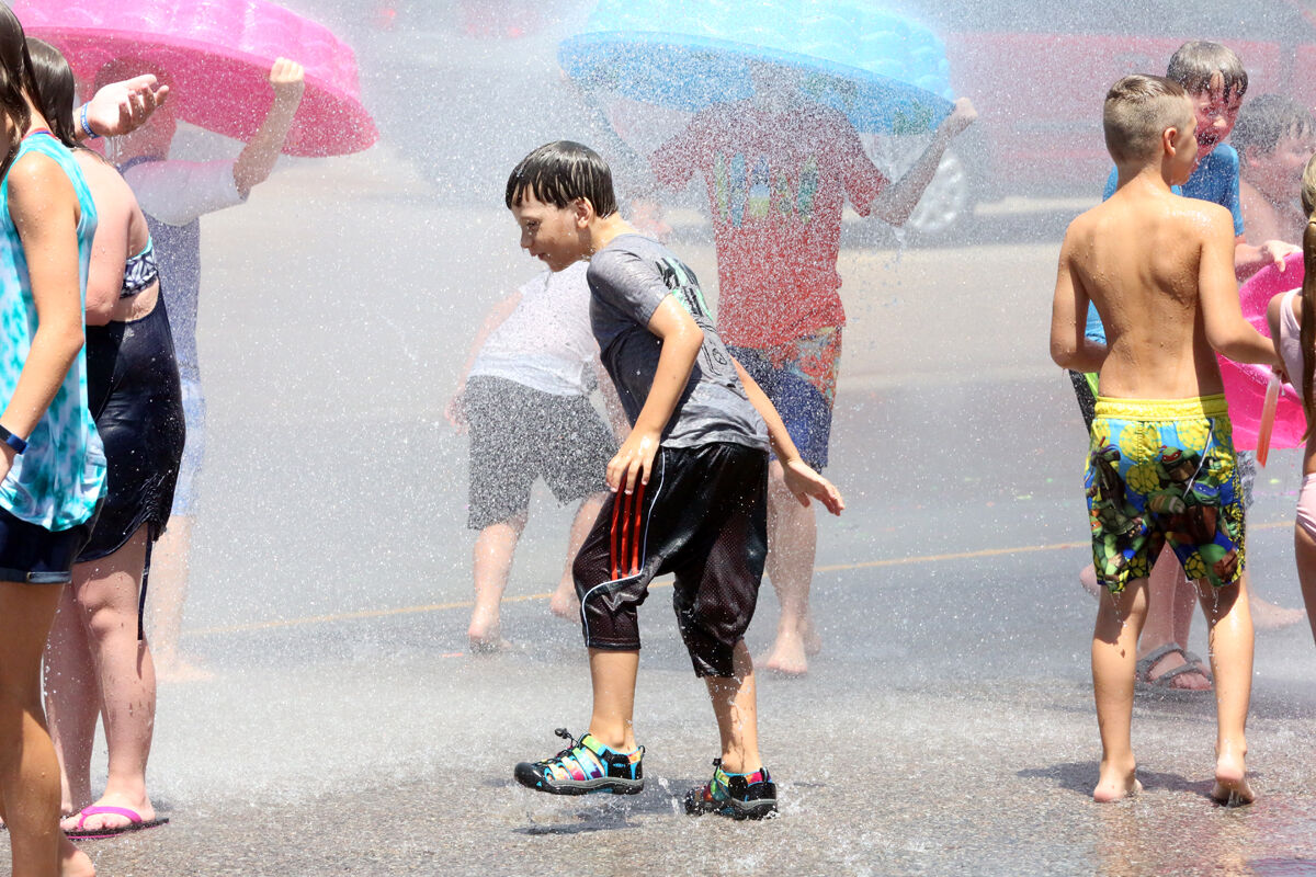 Balloon Days Water Fight (18).jpg